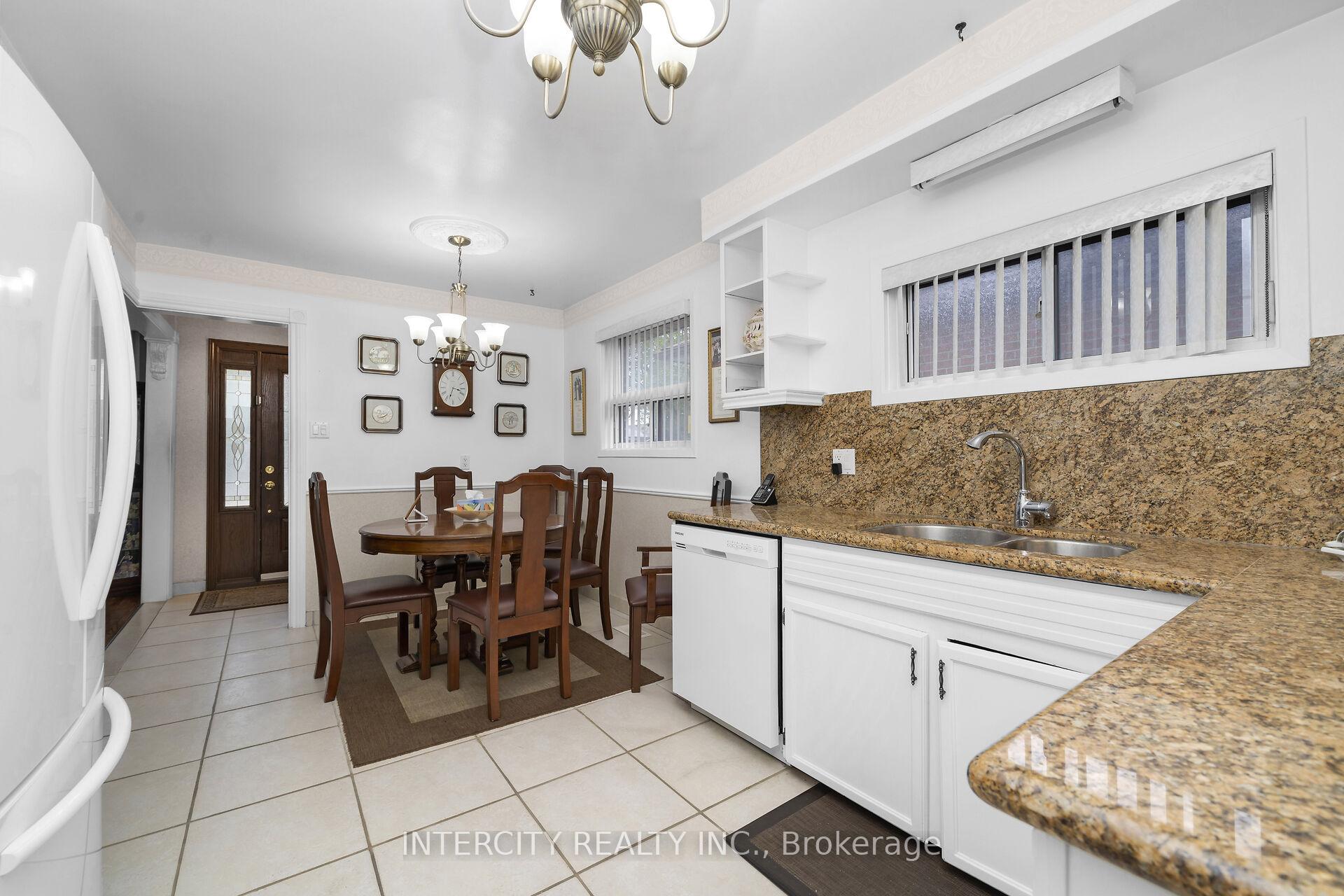 Photo 12 of 7279 Vernor Drive, Mississauga, Malton — HOMEH