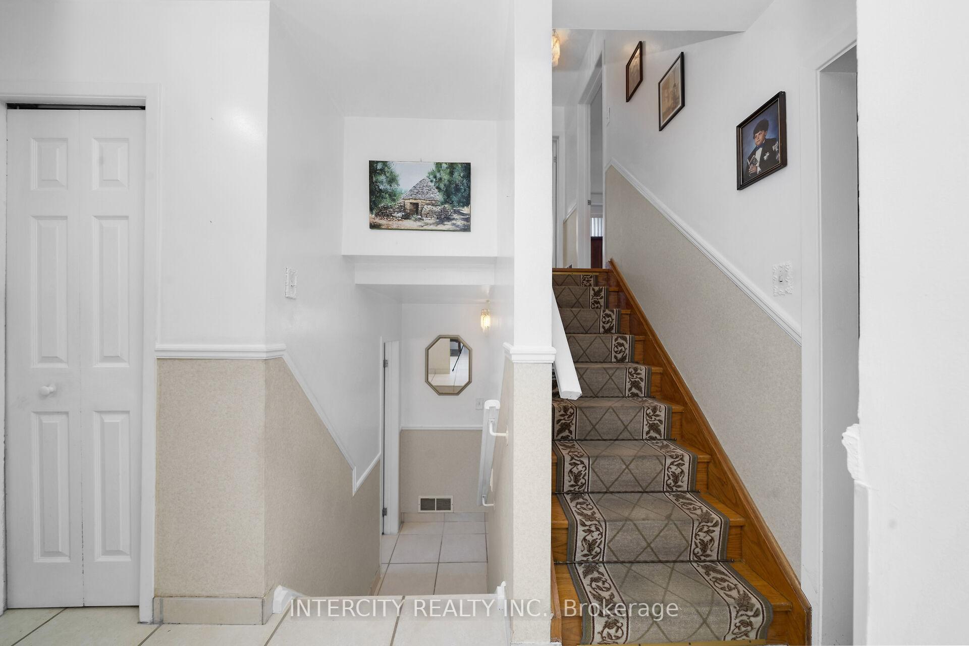 Photo 15 of 7279 Vernor Drive, Mississauga, Malton — HOMEH