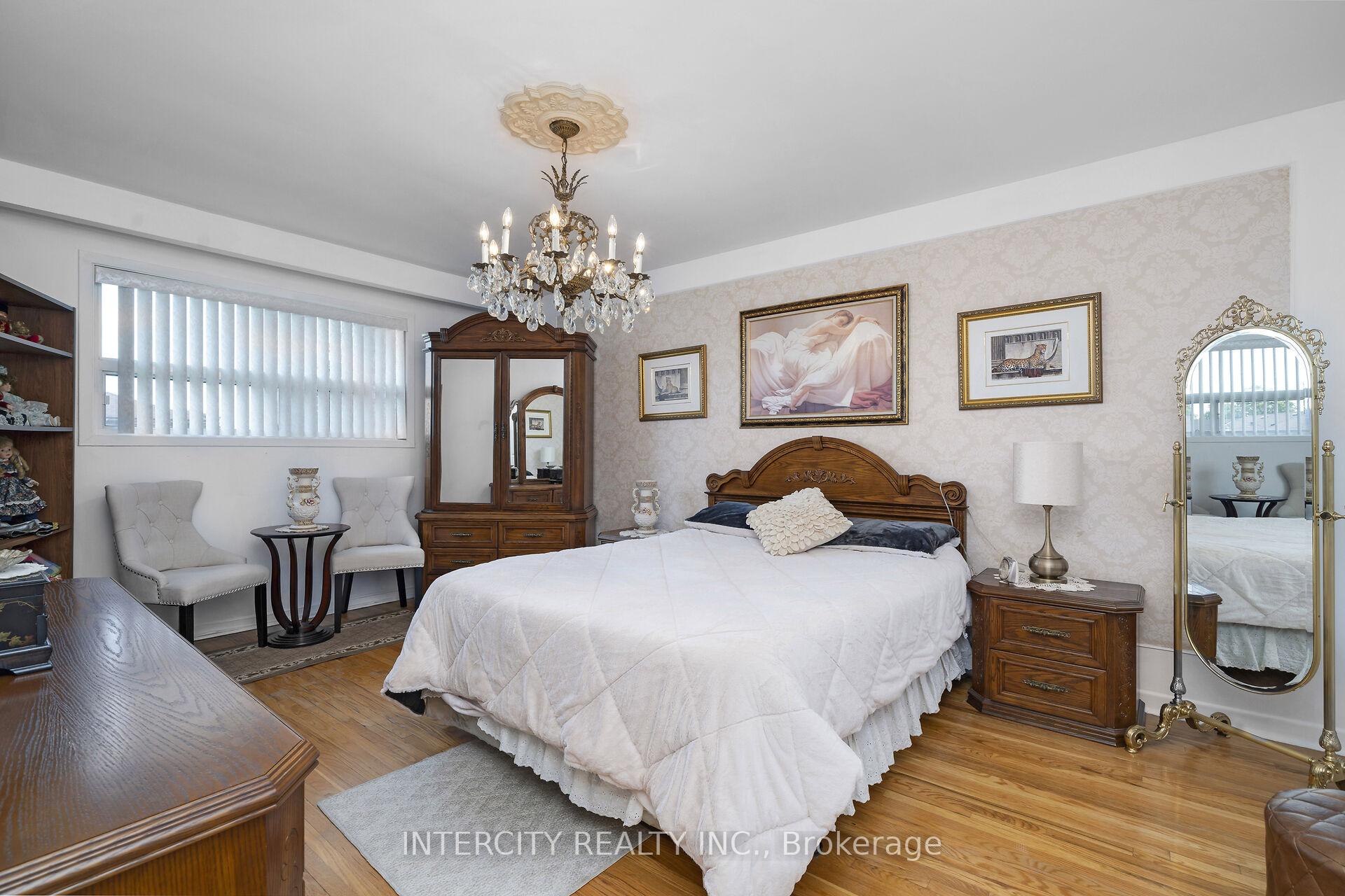 Photo 19 of 7279 Vernor Drive, Mississauga, Malton — HOMEH