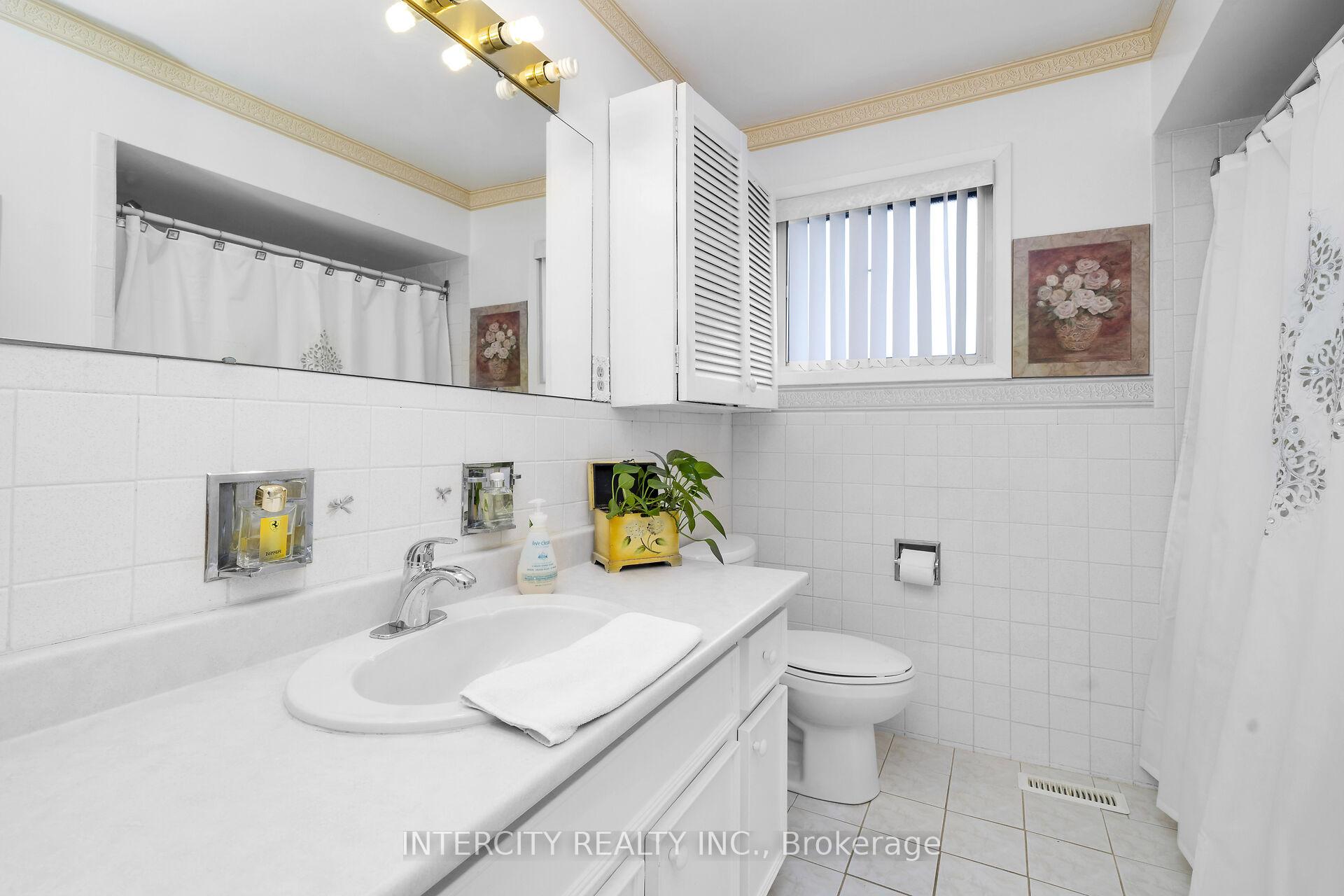 Photo 21 of 7279 Vernor Drive, Mississauga, Malton — HOMEH