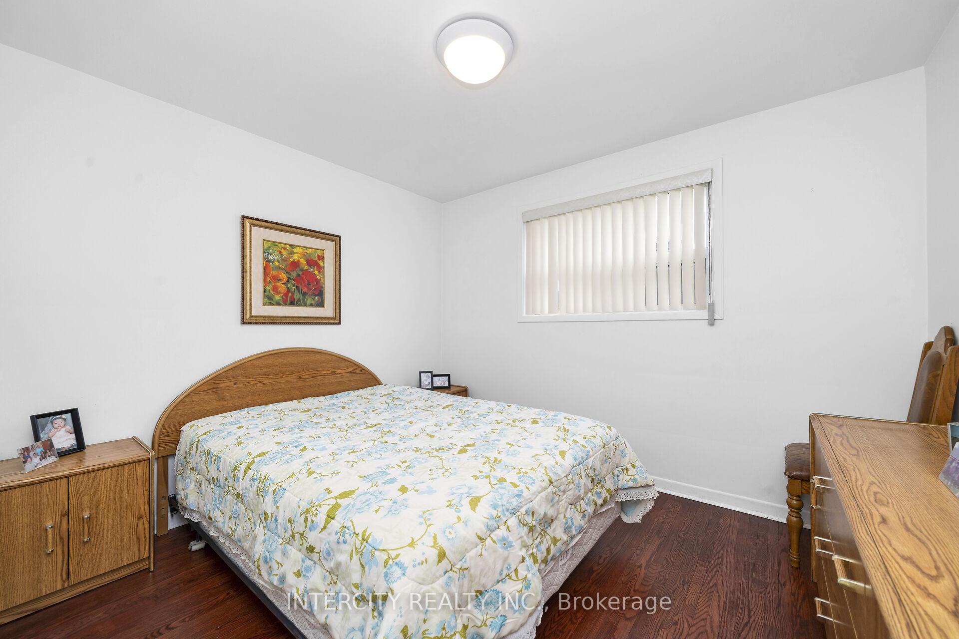 Photo 22 of 7279 Vernor Drive, Mississauga, Malton — HOMEH