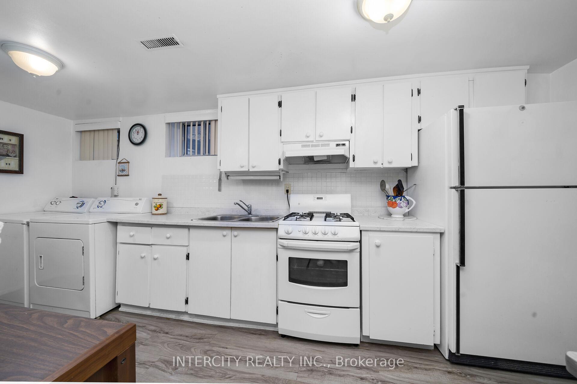 Photo 27 of 7279 Vernor Drive, Mississauga, Malton — HOMEH