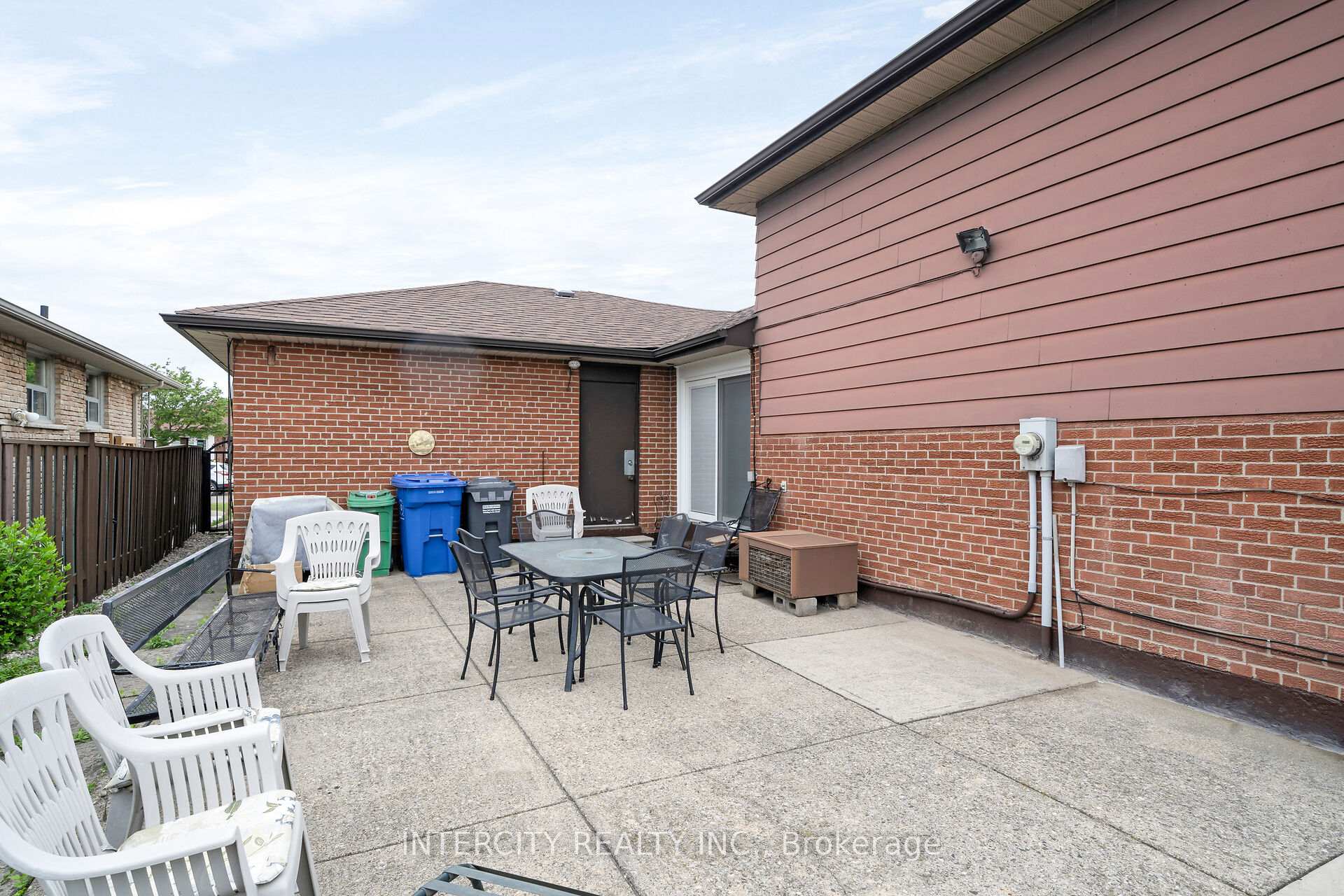 Photo 29 of 7279 Vernor Drive, Mississauga, Malton — HOMEH