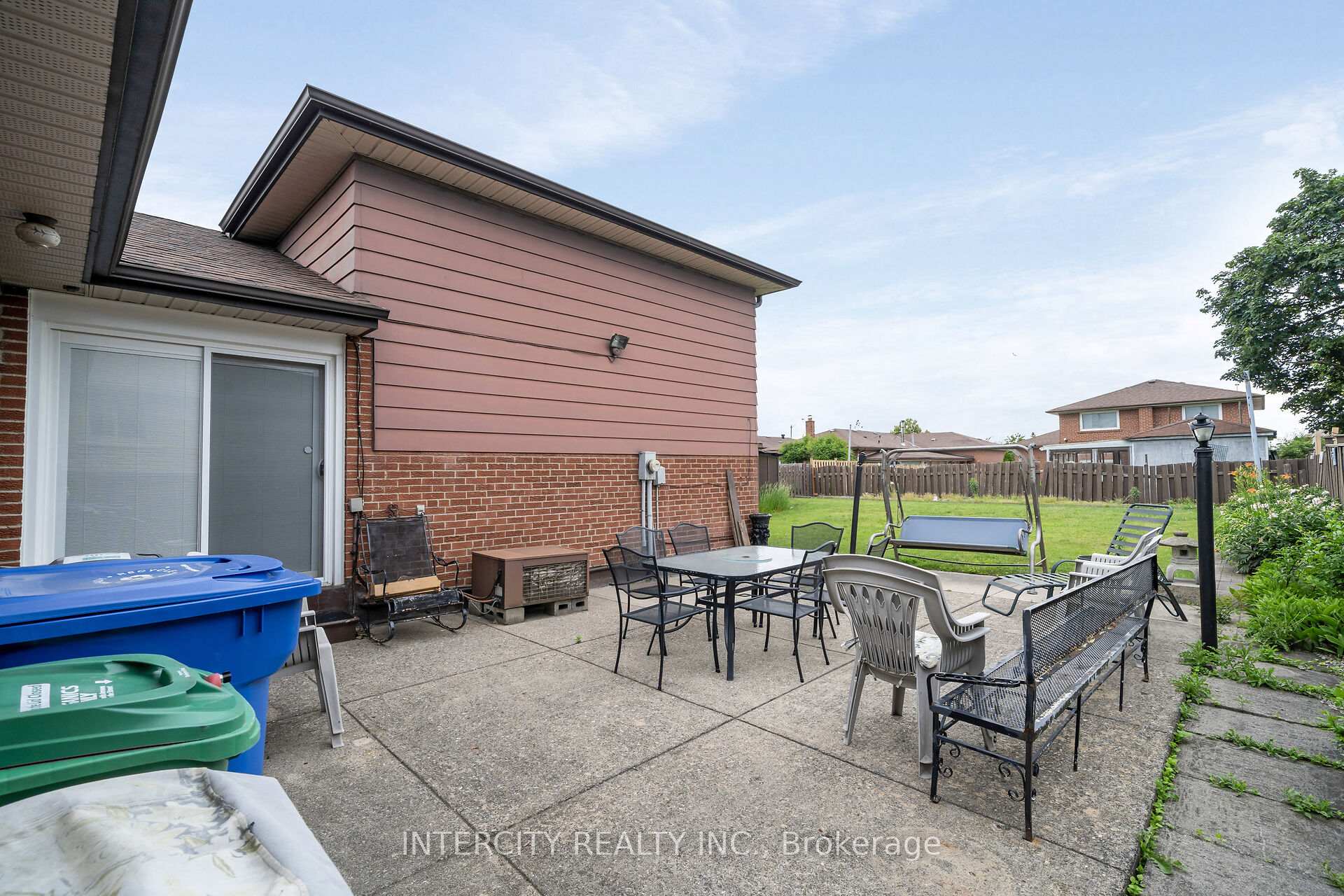 Photo 30 of 7279 Vernor Drive, Mississauga, Malton — HOMEH