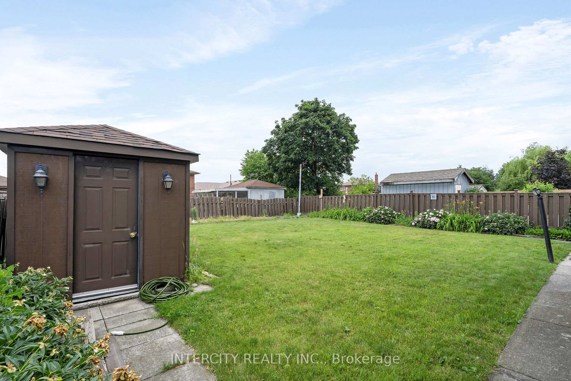 Photo 31 of 7279 Vernor Drive, Mississauga, Malton — HOMEH