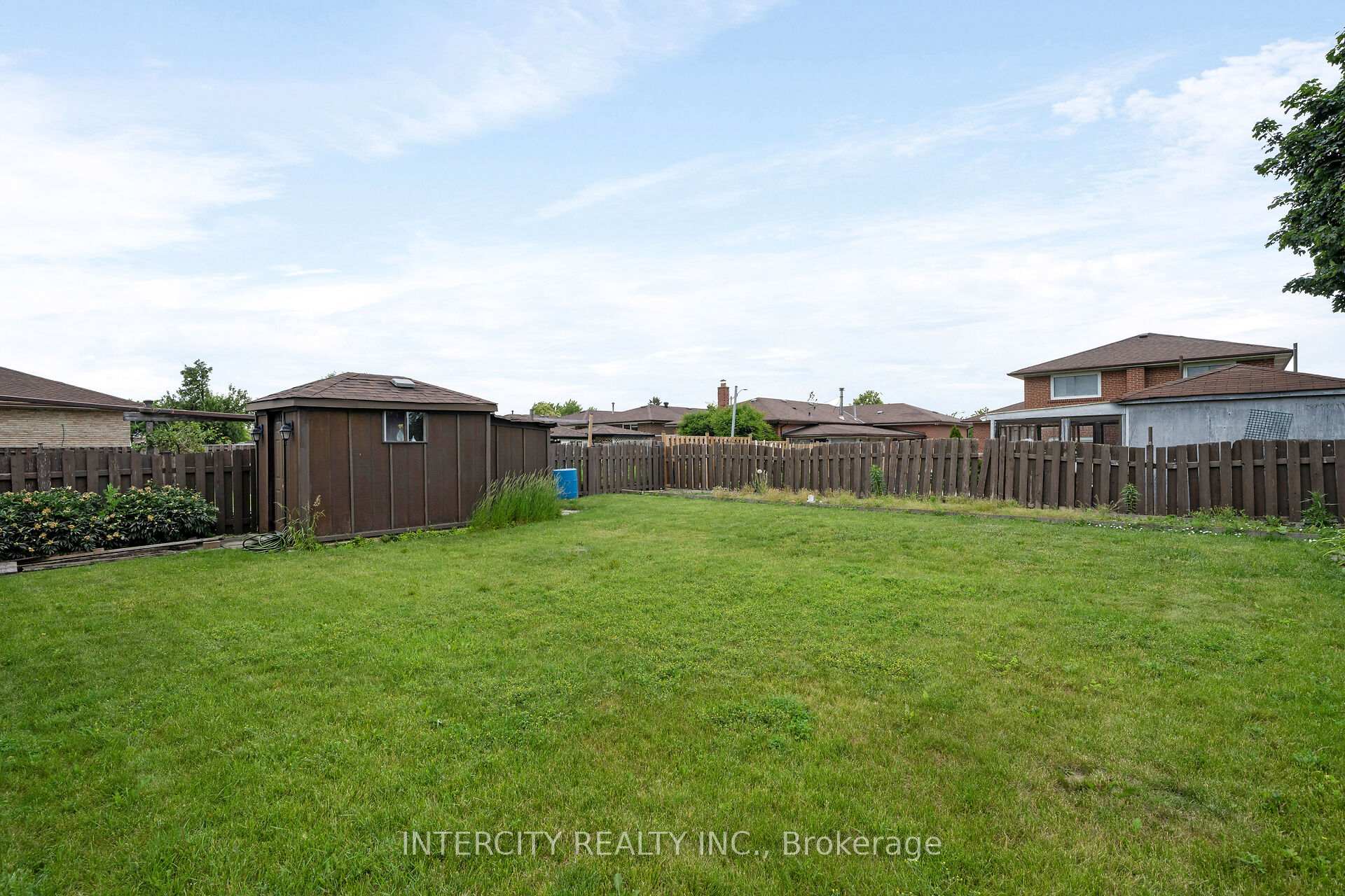 Photo 32 of 7279 Vernor Drive, Mississauga, Malton — HOMEH