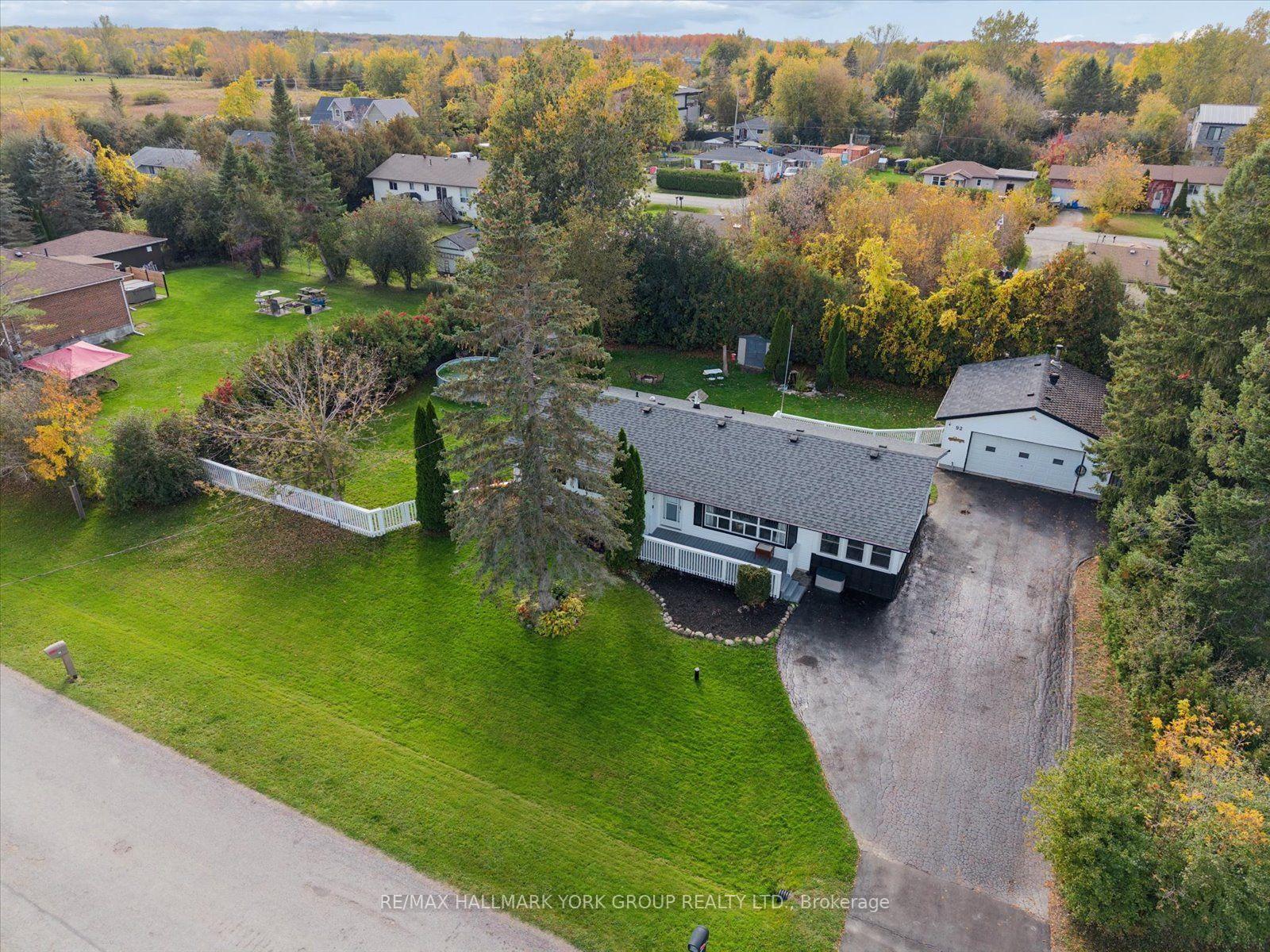 Photo 3 of 92 Sunset Beach Road, Georgina, Virginia — HOMEH