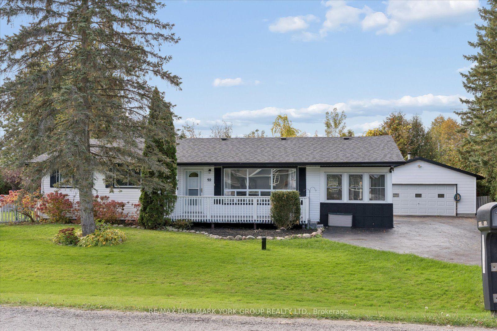 Photo 4 of 92 Sunset Beach Road, Georgina, Virginia — HOMEH