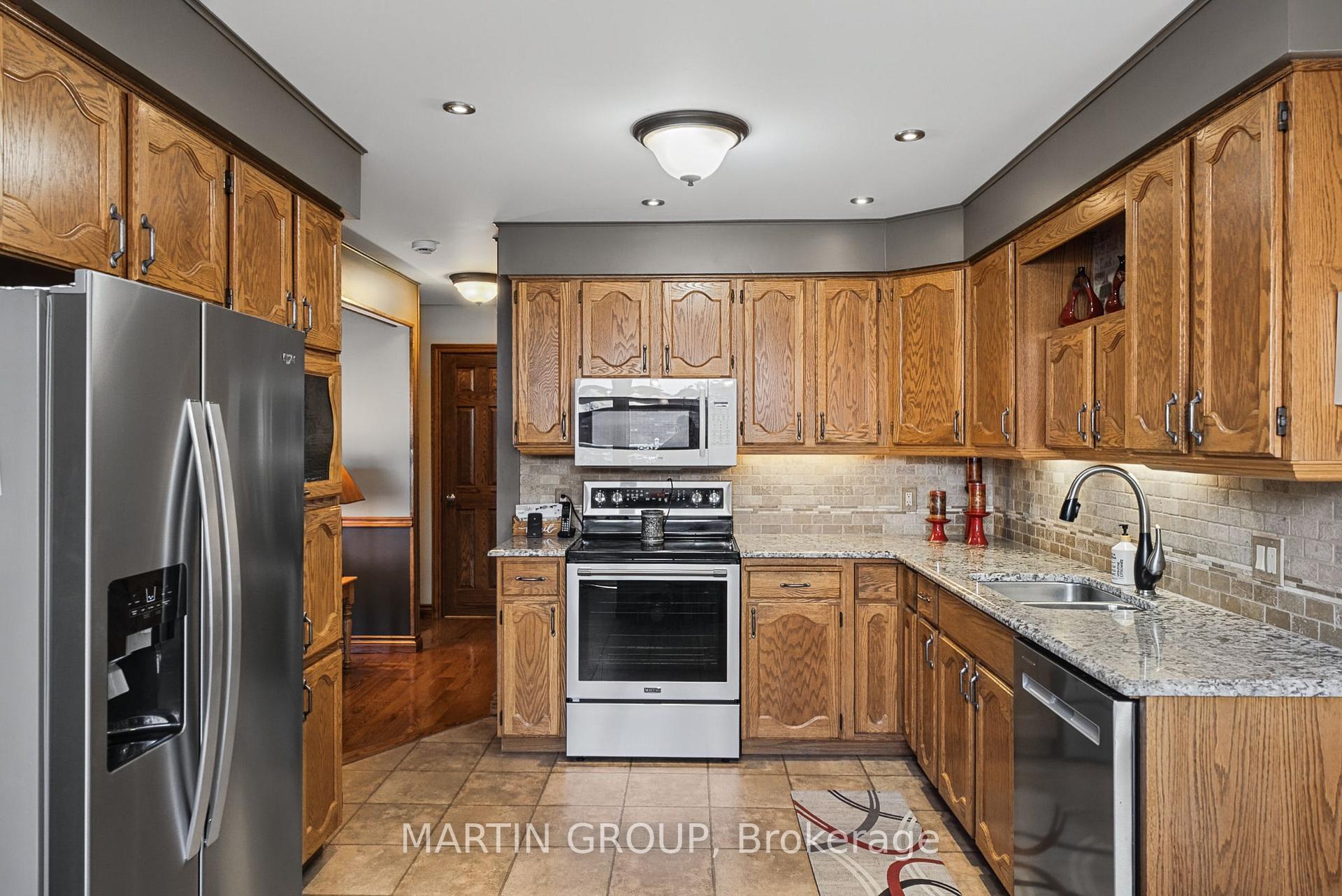 Photo 18 of 30 Donly Drive S, Norfolk, Simcoe — HOMEH