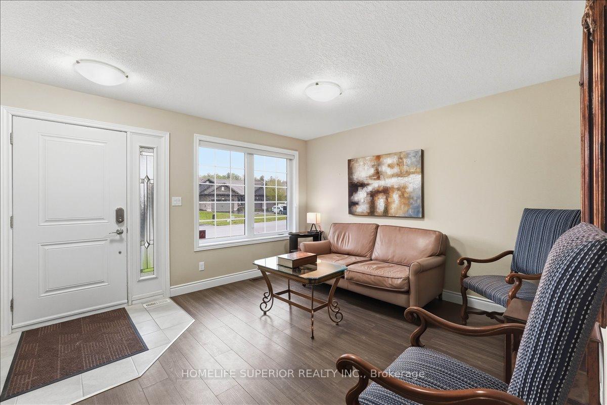 Photo 4 of 54 Aspen Drive, Quinte West, Murray Ward — HOMEH