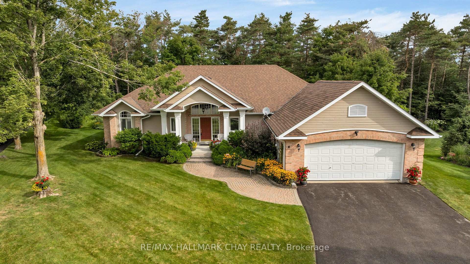 Photo 1 of 16 Chestnut Lane, Oro-Medonte, Horseshoe Valley — HOMEH