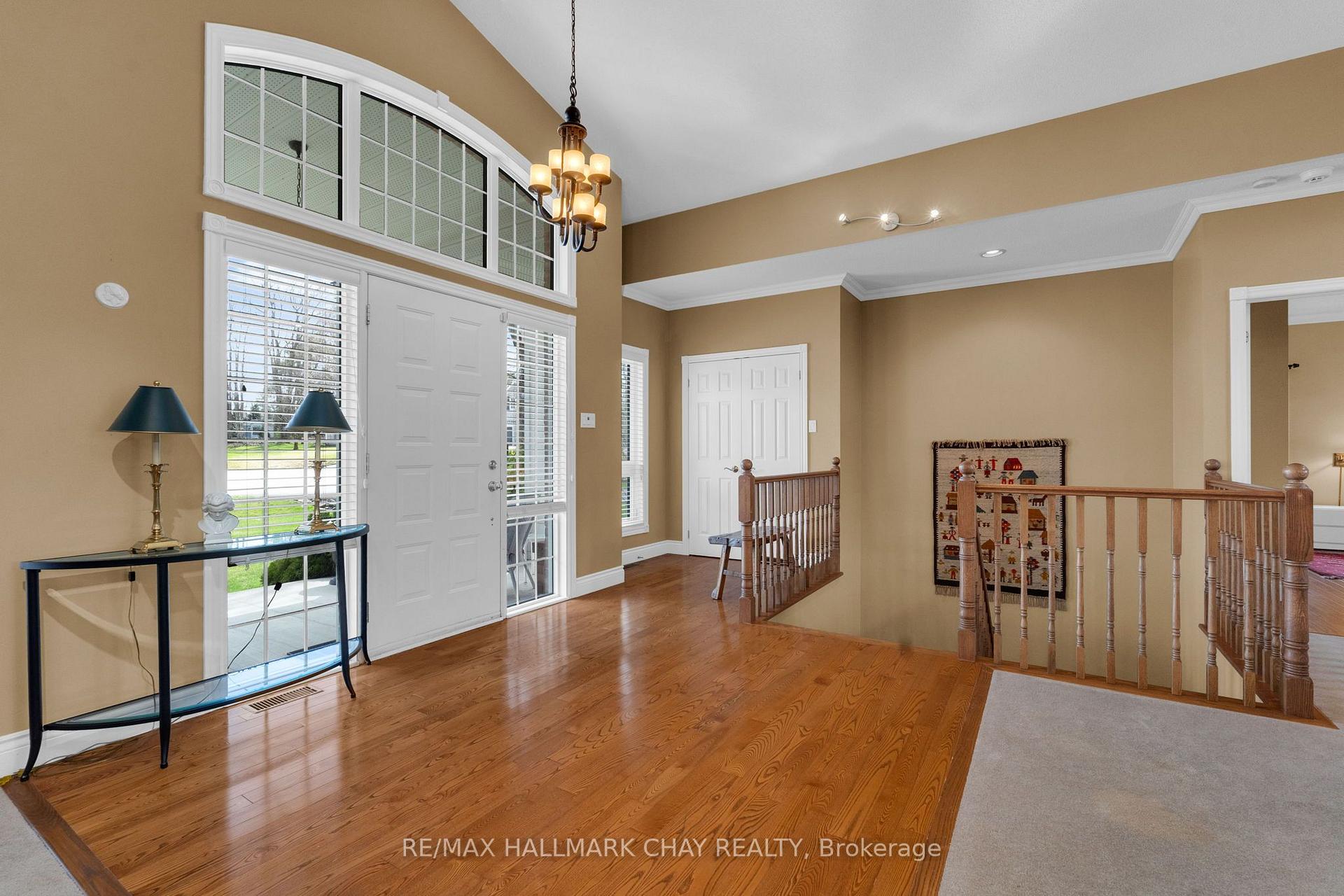 Photo 3 of 16 Chestnut Lane, Oro-Medonte, Horseshoe Valley — HOMEH