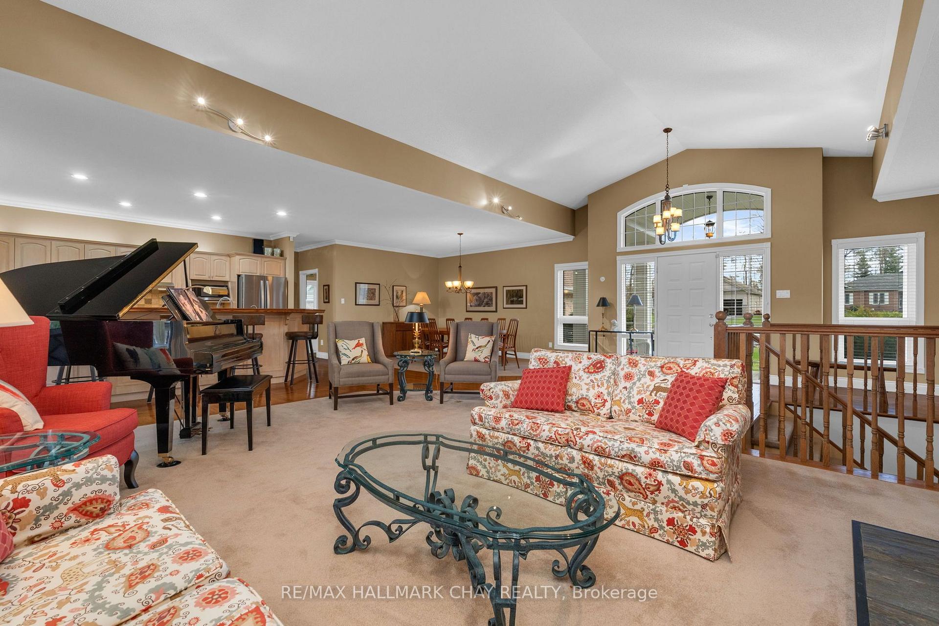 Photo 4 of 16 Chestnut Lane, Oro-Medonte, Horseshoe Valley — HOMEH