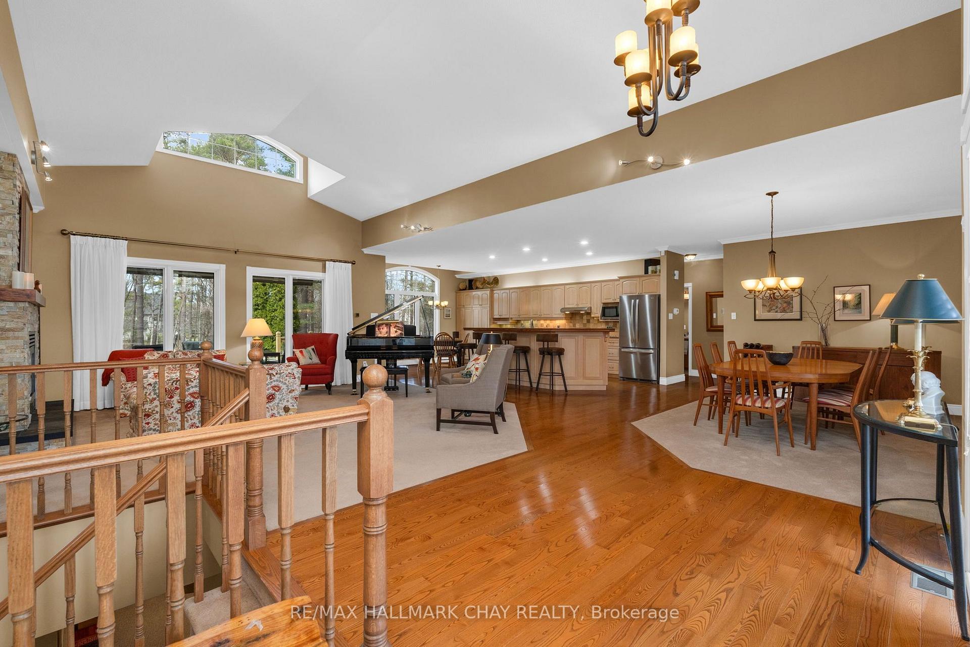 Photo 5 of 16 Chestnut Lane, Oro-Medonte, Horseshoe Valley — HOMEH