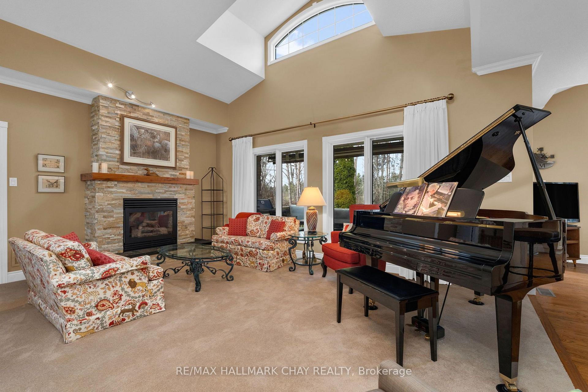 Photo 7 of 16 Chestnut Lane, Oro-Medonte, Horseshoe Valley — HOMEH