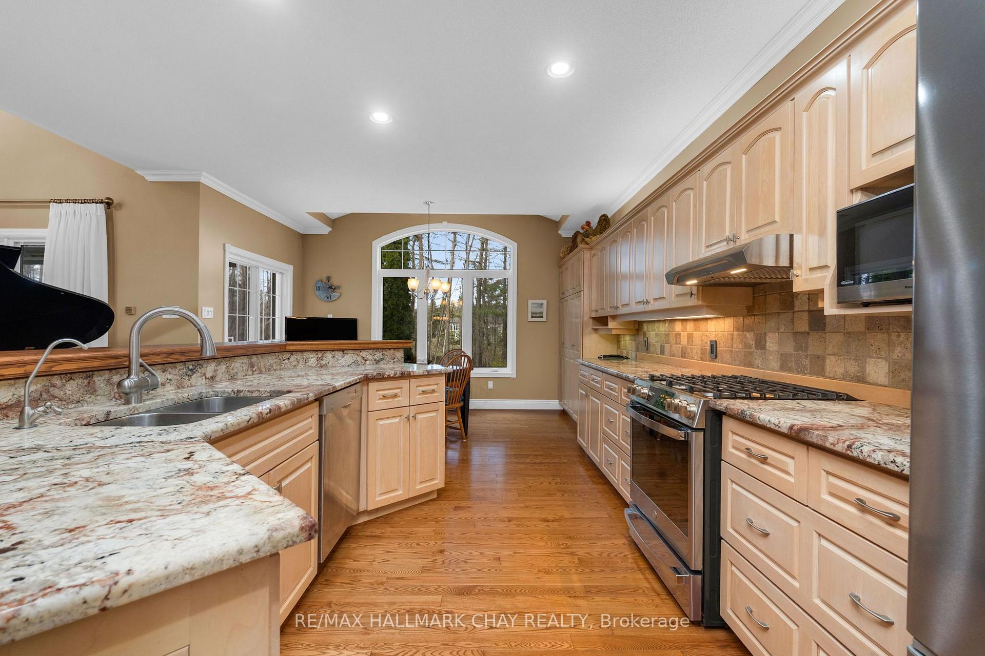 Photo 9 of 16 Chestnut Lane, Oro-Medonte, Horseshoe Valley — HOMEH