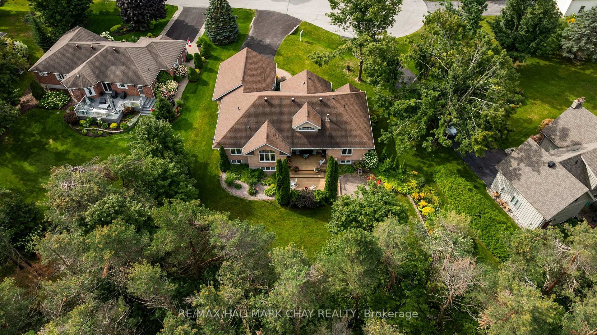 Photo 41 of 16 Chestnut Lane, Oro-Medonte, Horseshoe Valley — HOMEH