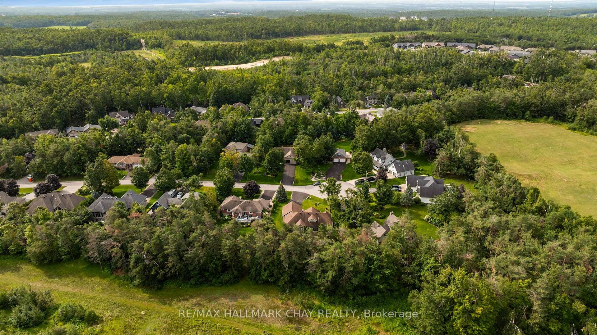 Photo 44 of 16 Chestnut Lane, Oro-Medonte, Horseshoe Valley — HOMEH