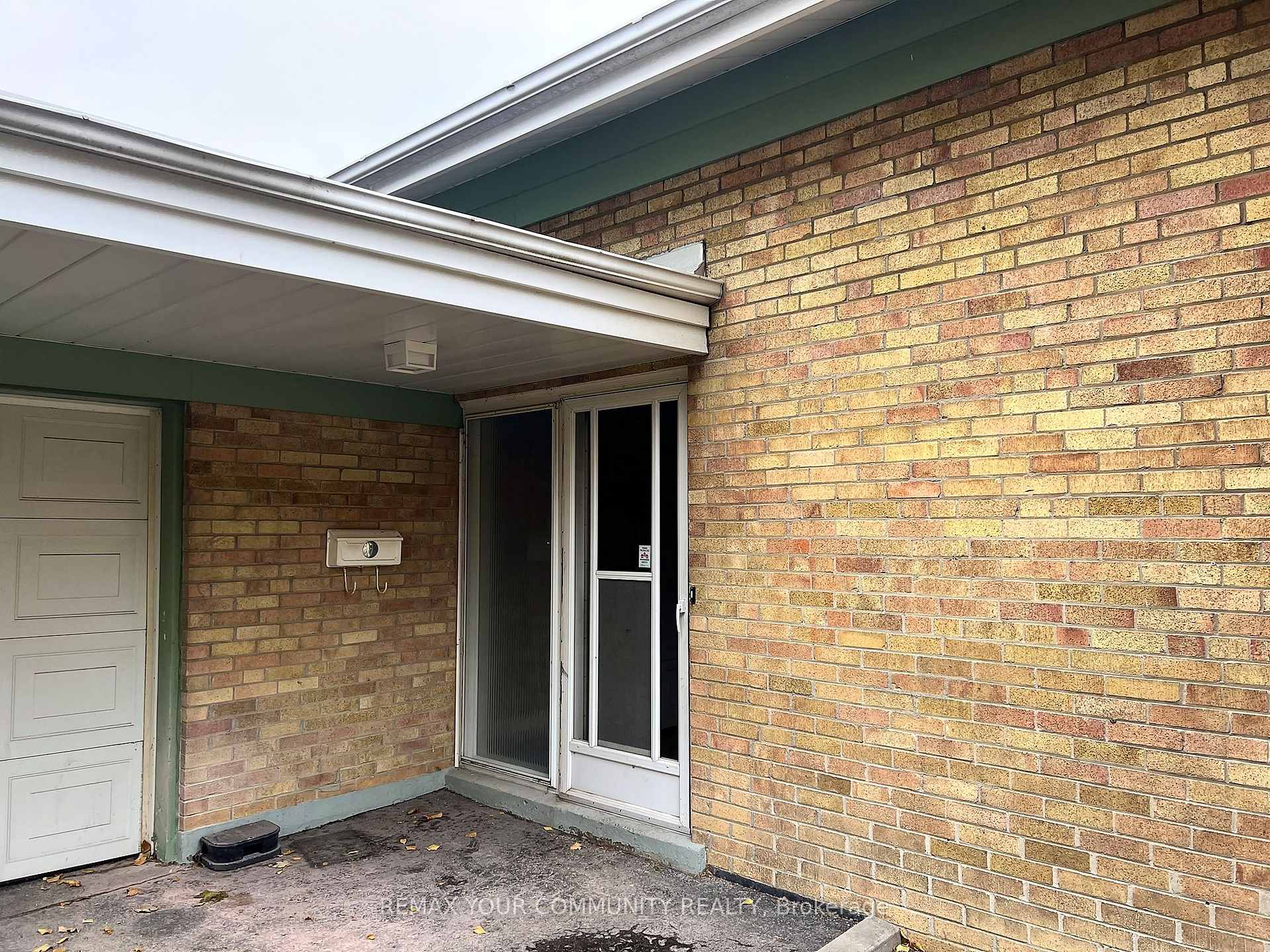Photo 3 of 49 Tedford Drive, Scarborough, Wexford-Maryvale — HOMEH