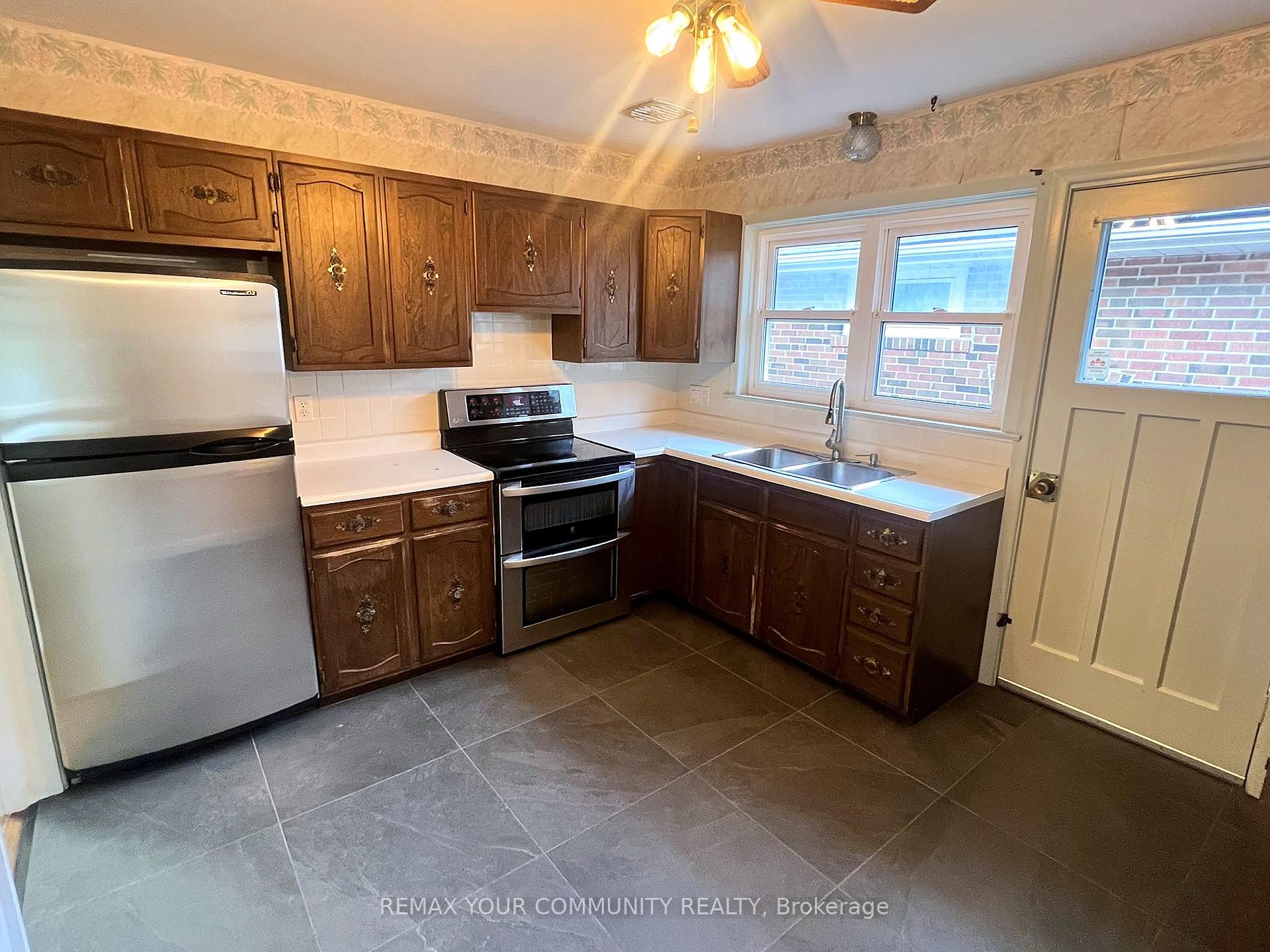 Photo 9 of 49 Tedford Drive, Scarborough, Wexford-Maryvale — HOMEH