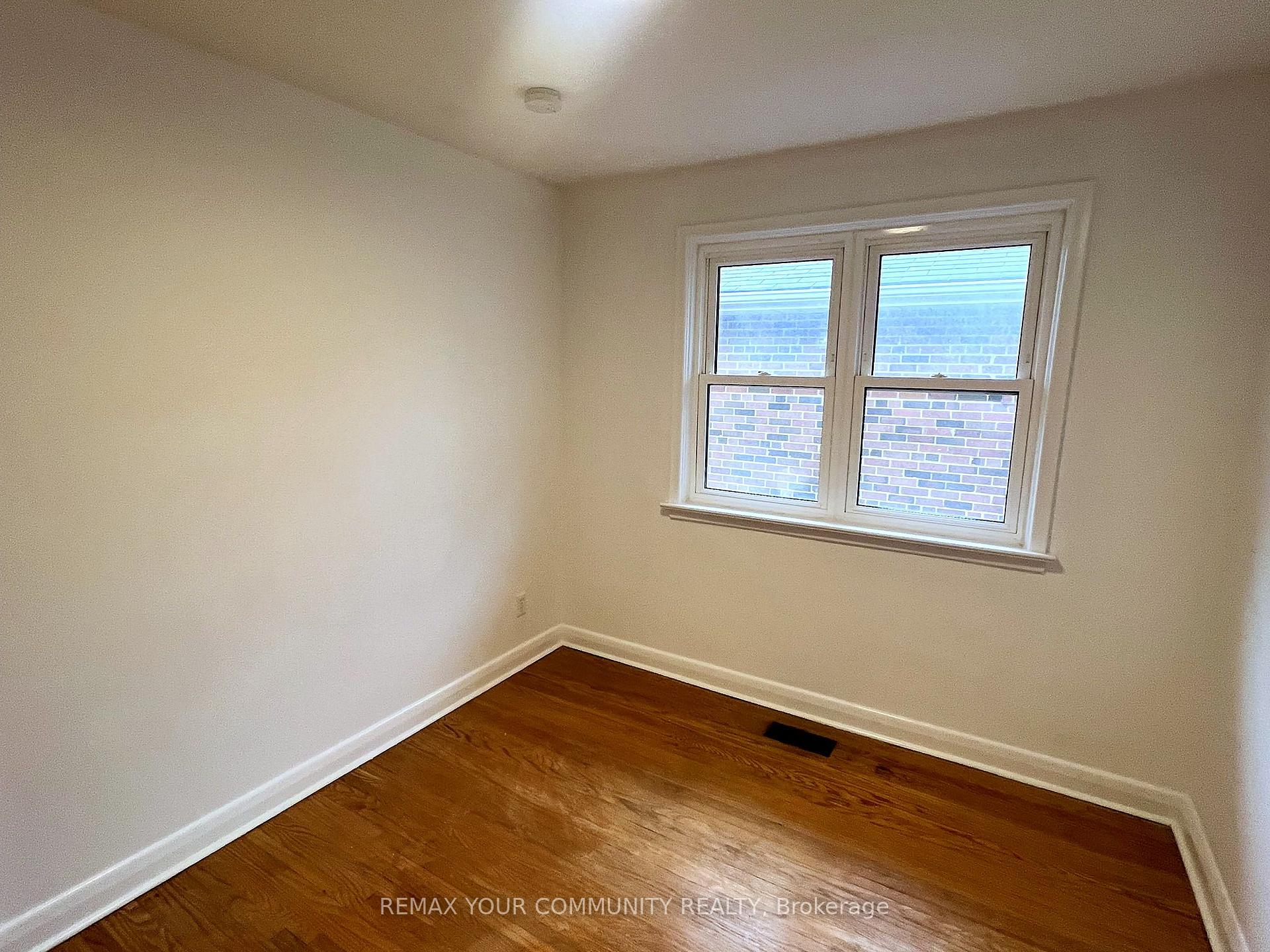 Photo 12 of 49 Tedford Drive, Scarborough, Wexford-Maryvale — HOMEH