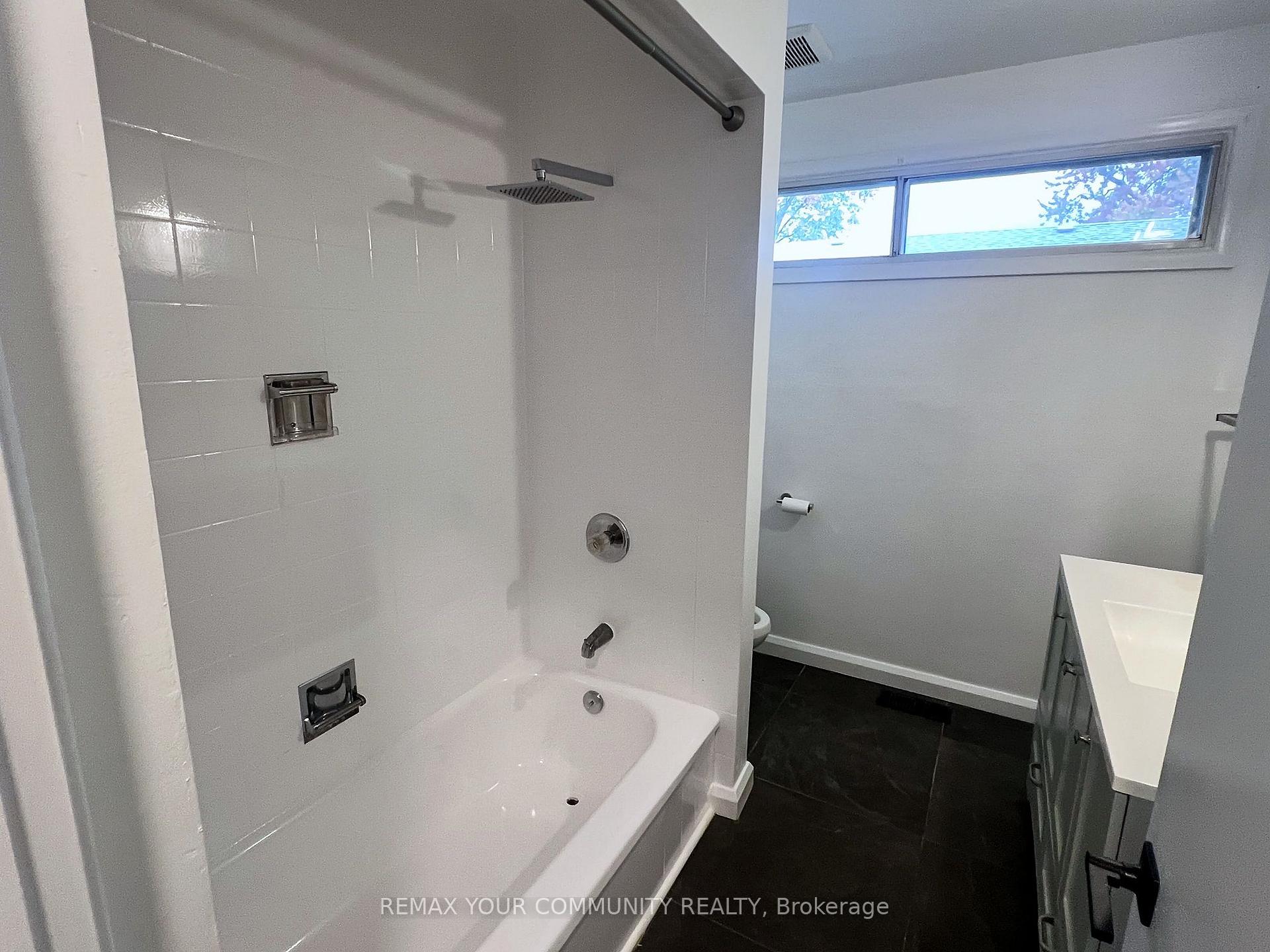 Photo 14 of 49 Tedford Drive, Scarborough, Wexford-Maryvale — HOMEH