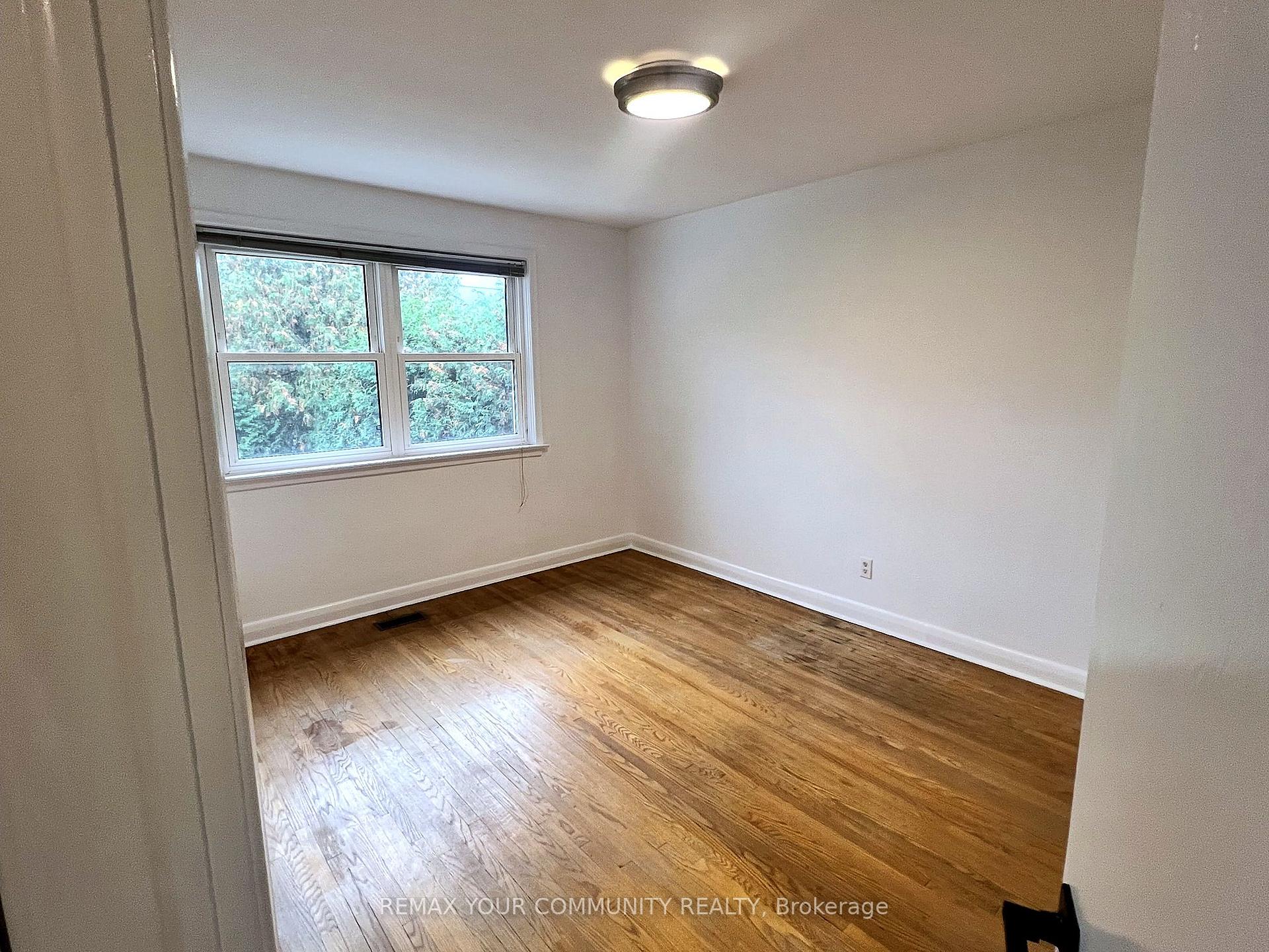 Photo 16 of 49 Tedford Drive, Scarborough, Wexford-Maryvale — HOMEH