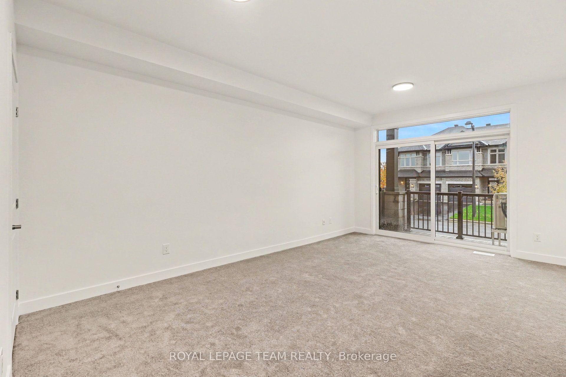 Photo 5 of Unit M, 1063 Cedar Creek Drive, Ottawa, Blossom Park/Kemp Park/Findlay Creek — HOMEH