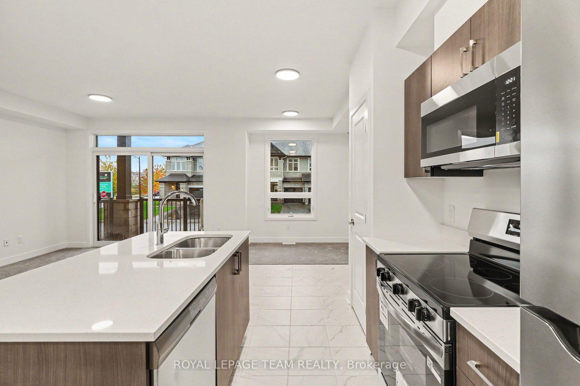 Photo 11 of Unit M, 1063 Cedar Creek Drive, Ottawa, Blossom Park/Kemp Park/Findlay Creek — HOMEH