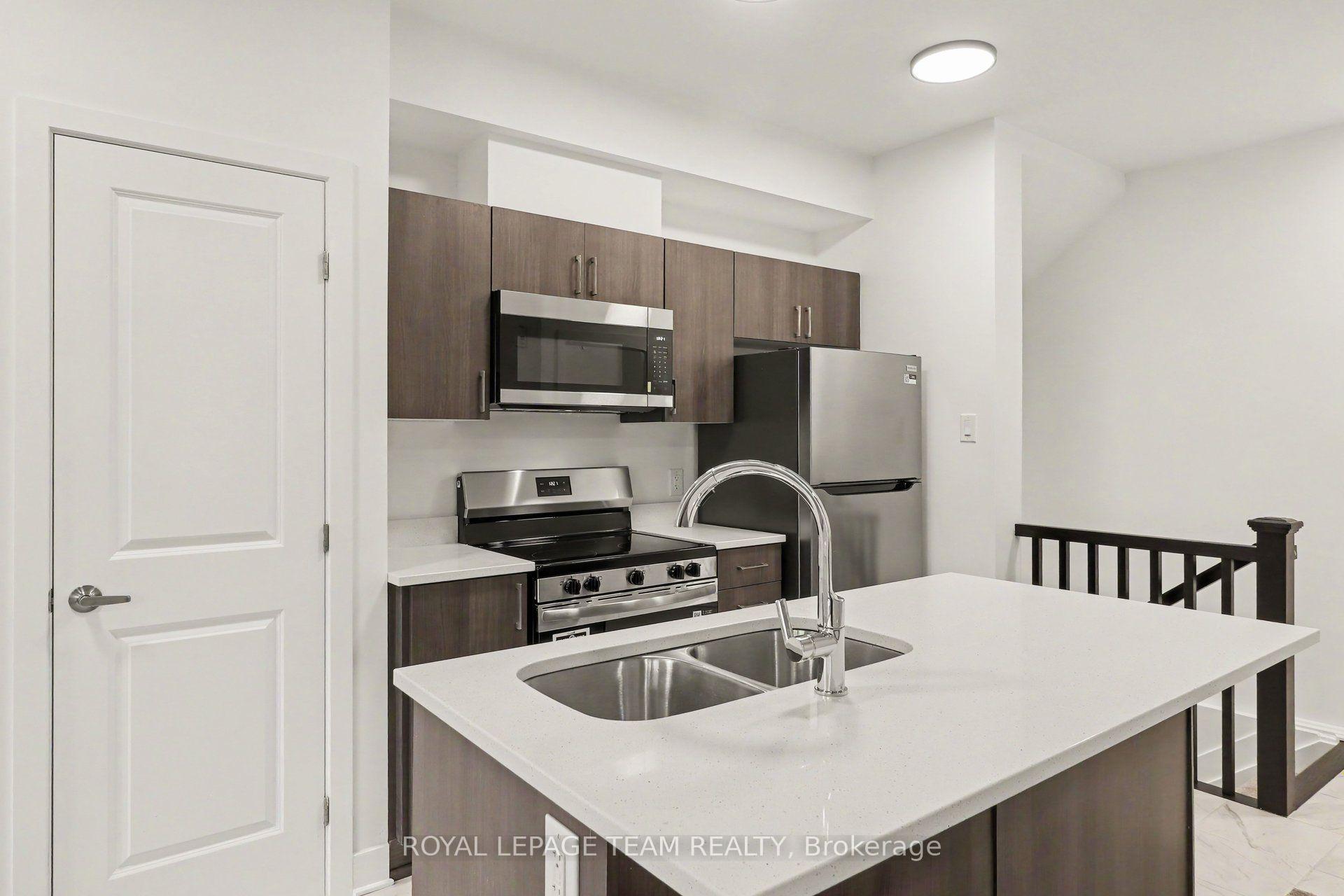 Photo 12 of Unit M, 1063 Cedar Creek Drive, Ottawa, Blossom Park/Kemp Park/Findlay Creek — HOMEH
