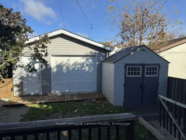 Photo 23 of 1711 Donald Street E, Thunder Bay, McKeller Park — HOMEH