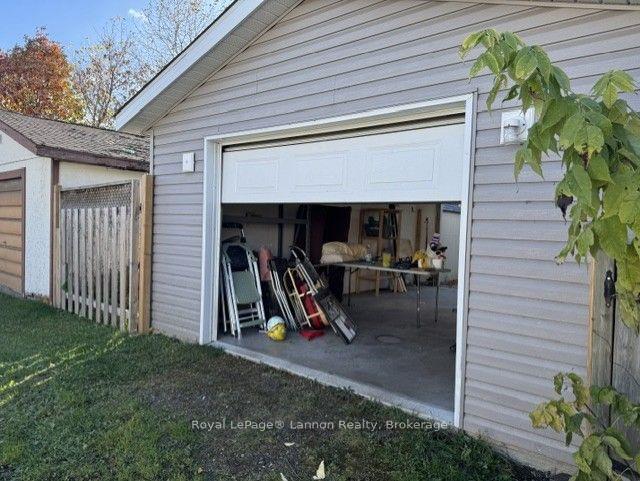Photo 25 of 1711 Donald Street E, Thunder Bay, McKeller Park — HOMEH