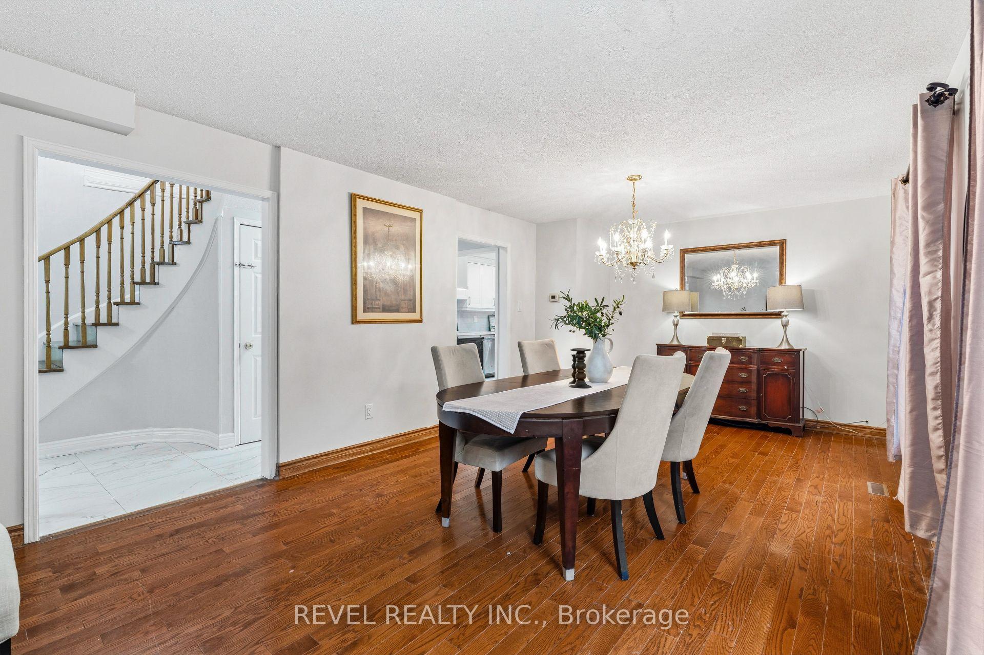Photo 3 of 101 Sandmere Avenue, Brampton, Heart Lake West — HOMEH