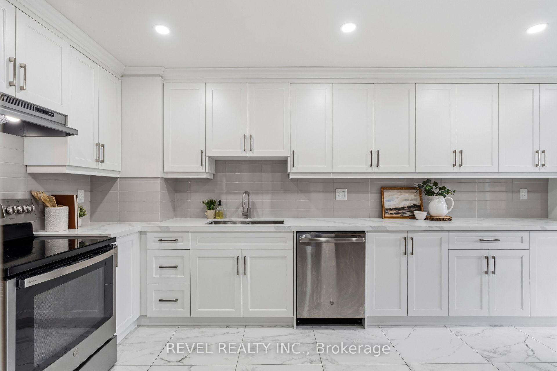 Photo 7 of 101 Sandmere Avenue, Brampton, Heart Lake West — HOMEH