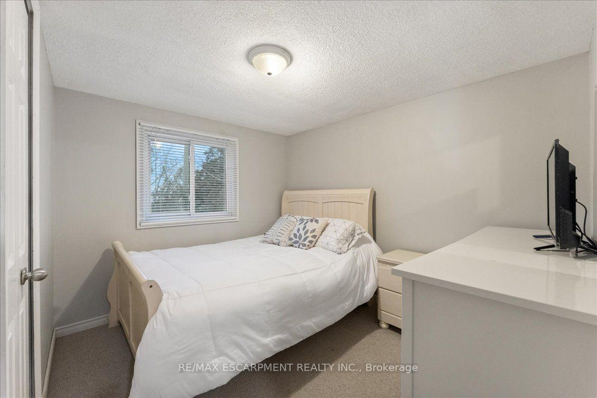 Photo 24 of 8 First Private Road, Hamilton, Stoney Creek — HOMEH