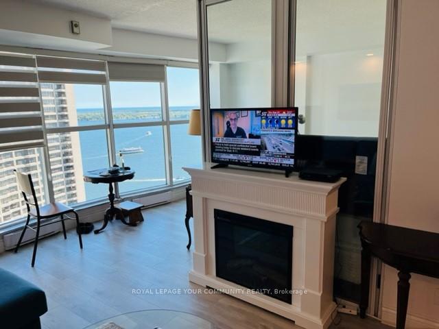 Photo 3 of Unit 2804, 77 Harbour Square, Toronto, Waterfront Communities — HOMEH