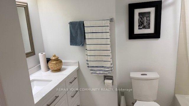 Photo 5 of Unit 2804, 77 Harbour Square, Toronto, Waterfront Communities — HOMEH