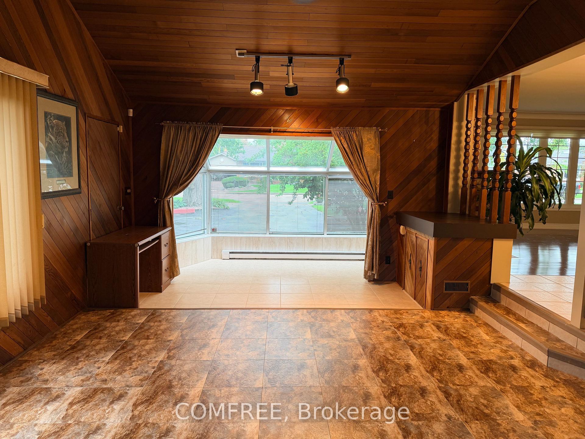 Photo 10 of 162 Grace Road, Tecumseh, Saint Clair Beach — HOMEH