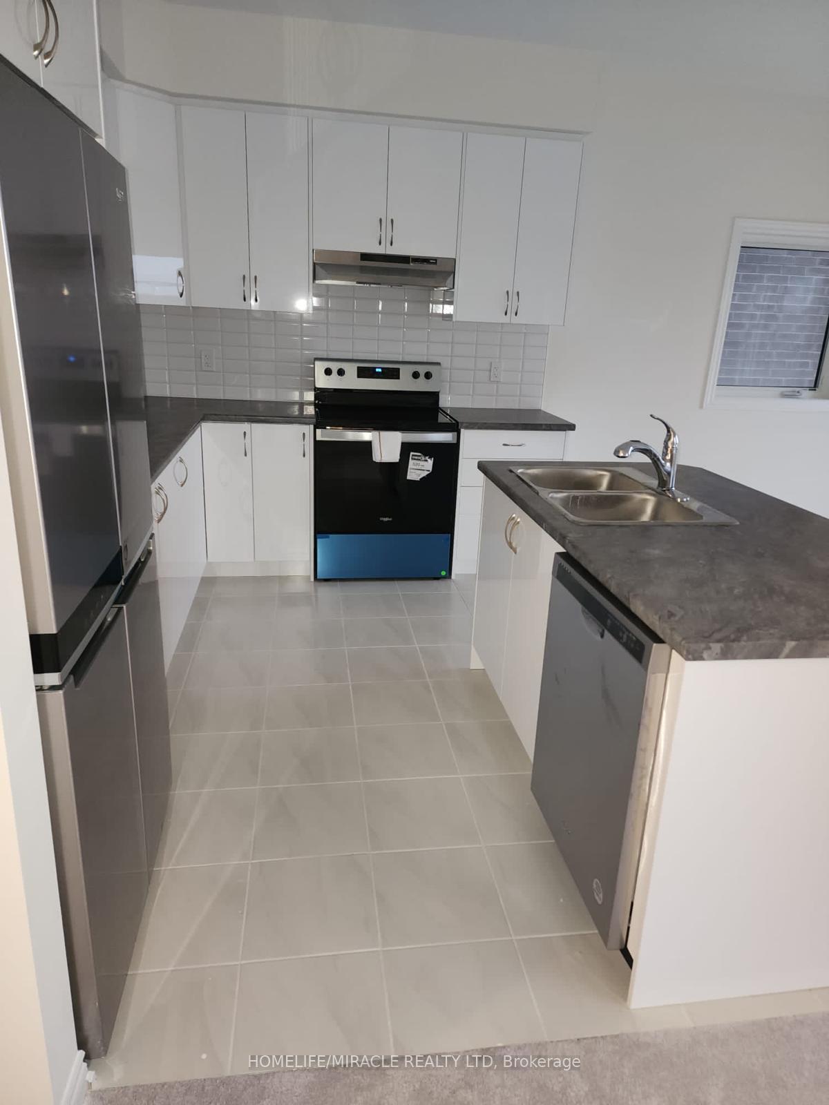 Photo 5 of 35 Jenner Drive, Brant, Paris — HOMEH