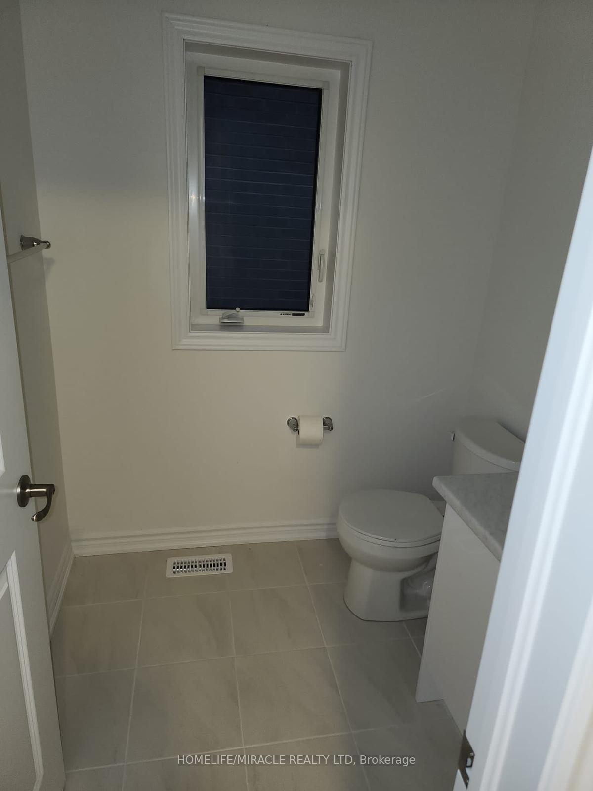 Photo 12 of 35 Jenner Drive, Brant, Paris — HOMEH