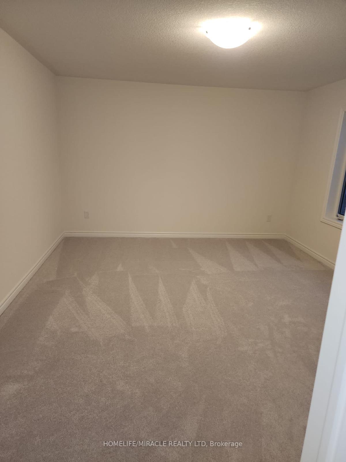 Photo 18 of 35 Jenner Drive, Brant, Paris — HOMEH