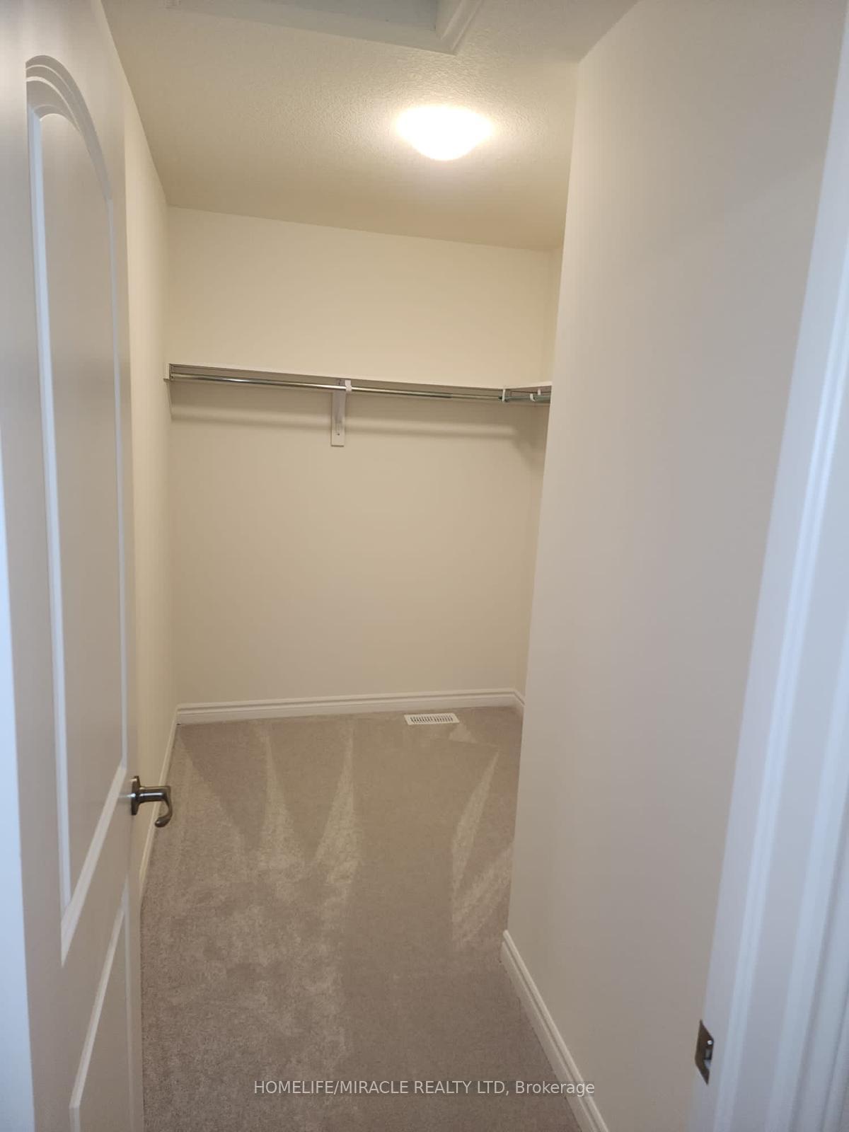 Photo 20 of 35 Jenner Drive, Brant, Paris — HOMEH