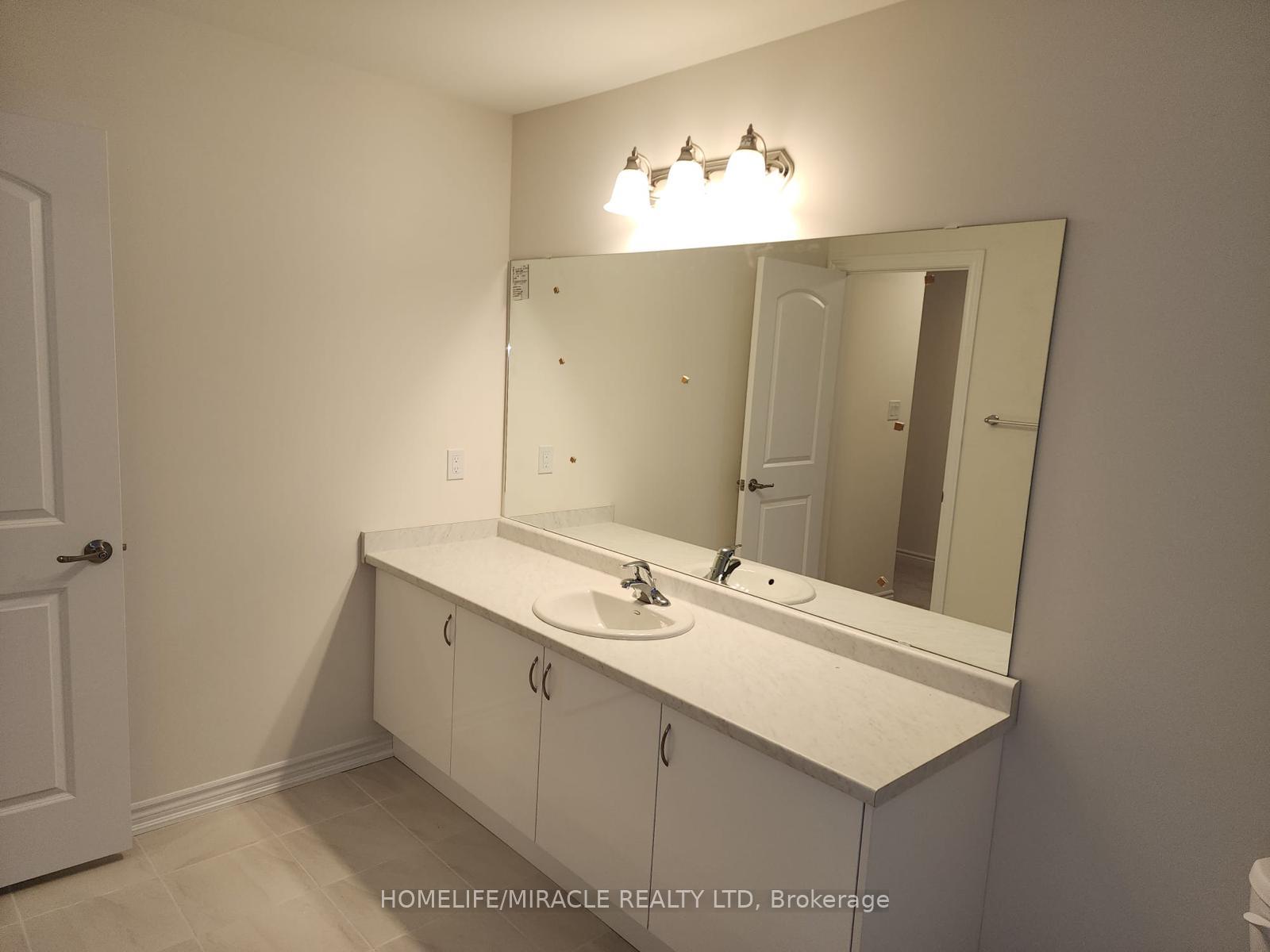 Photo 23 of 35 Jenner Drive, Brant, Paris — HOMEH
