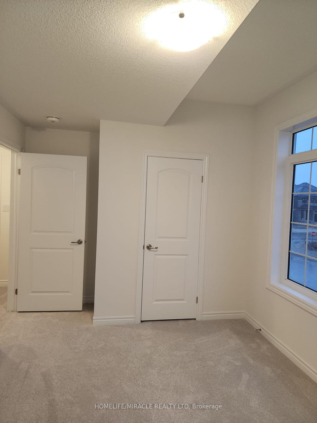 Photo 25 of 35 Jenner Drive, Brant, Paris — HOMEH
