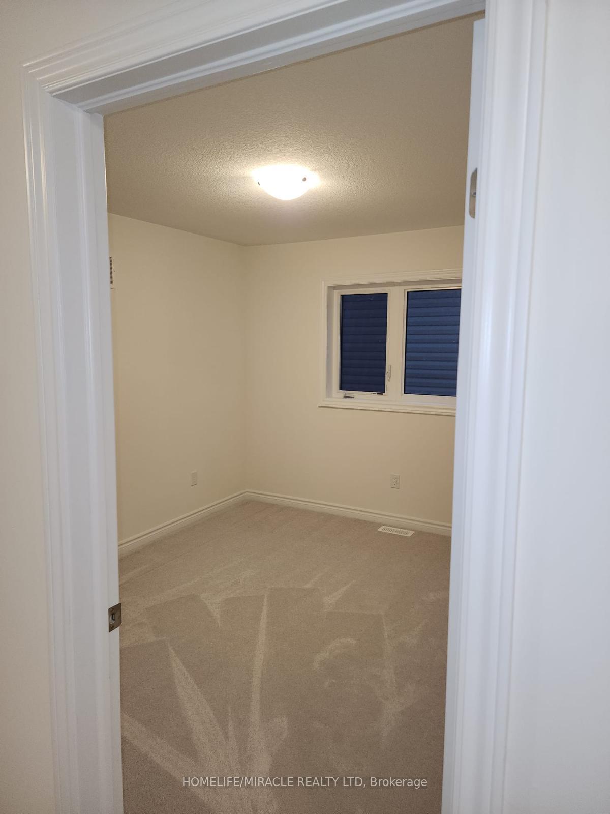 Photo 27 of 35 Jenner Drive, Brant, Paris — HOMEH