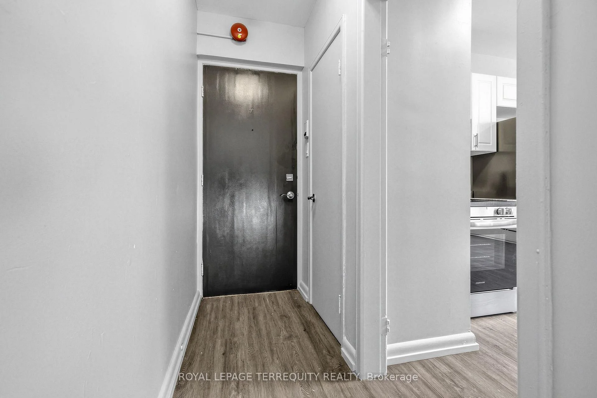 Photo 2 of Unit 101, 2550 Keele Street, North York, Maple Leaf — HOMEH