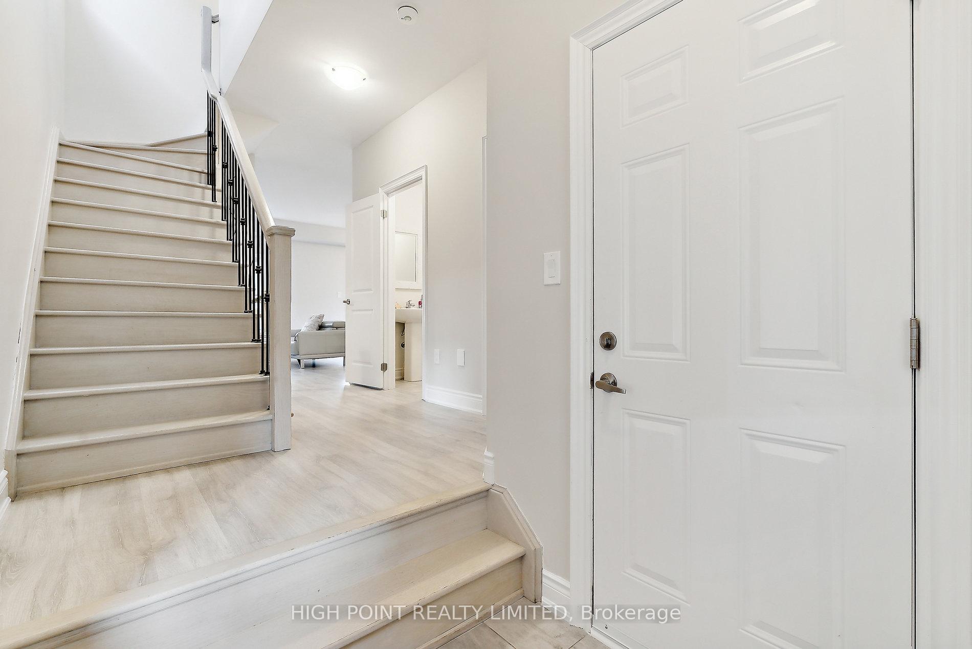 Photo 3 of 18 Arnold Crescent, New Tecumseth, Rural New Tecumseth — HOMEH
