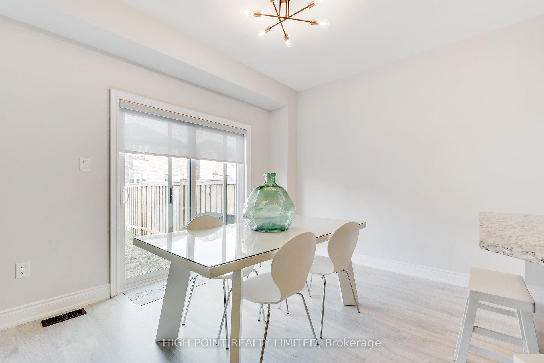 Photo 9 of 18 Arnold Crescent, New Tecumseth, Rural New Tecumseth — HOMEH