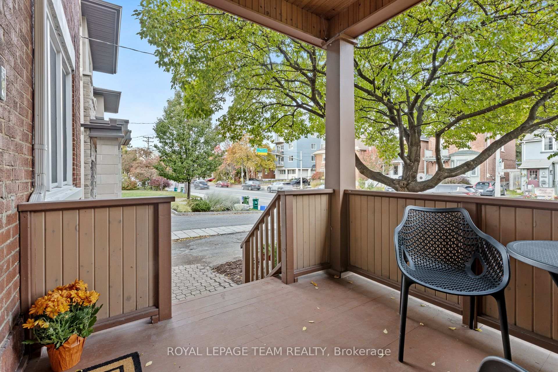 Photo 4 of 208 Holland Avenue, Ottawa, Ottawa West/Tunneys Pasture — HOMEH