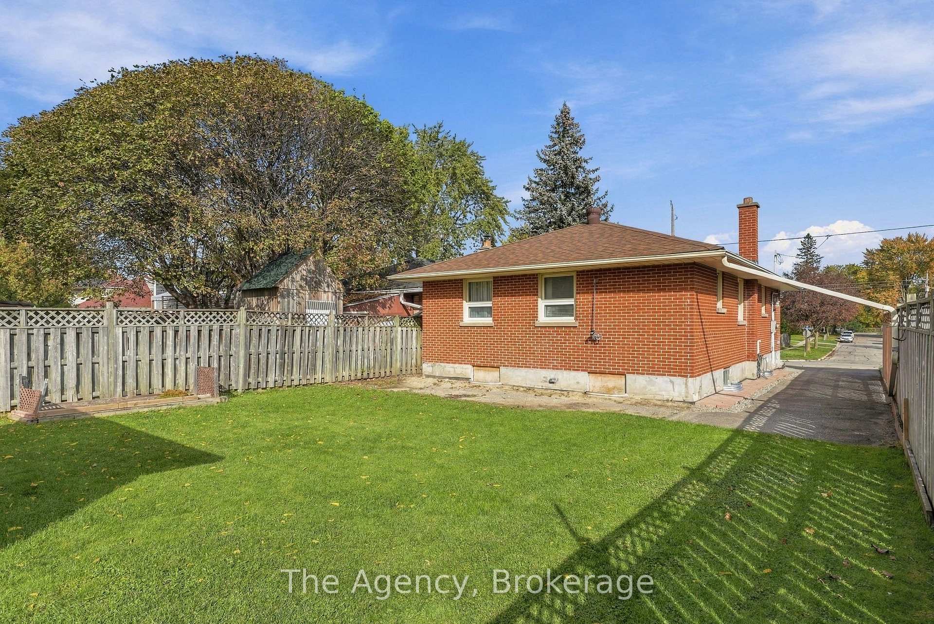 Photo 28 of 374 Nipigon Street, Oshawa, McLaughlin — HOMEH